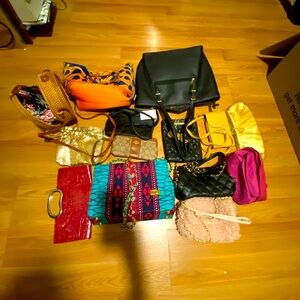 Bags , purses, coach ,mak nosy, Chauder, kelly&katie,
Kipling, hm, etc.